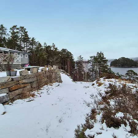 3 Bedroom Beautiful Home In Fjelberg * Borgundoya